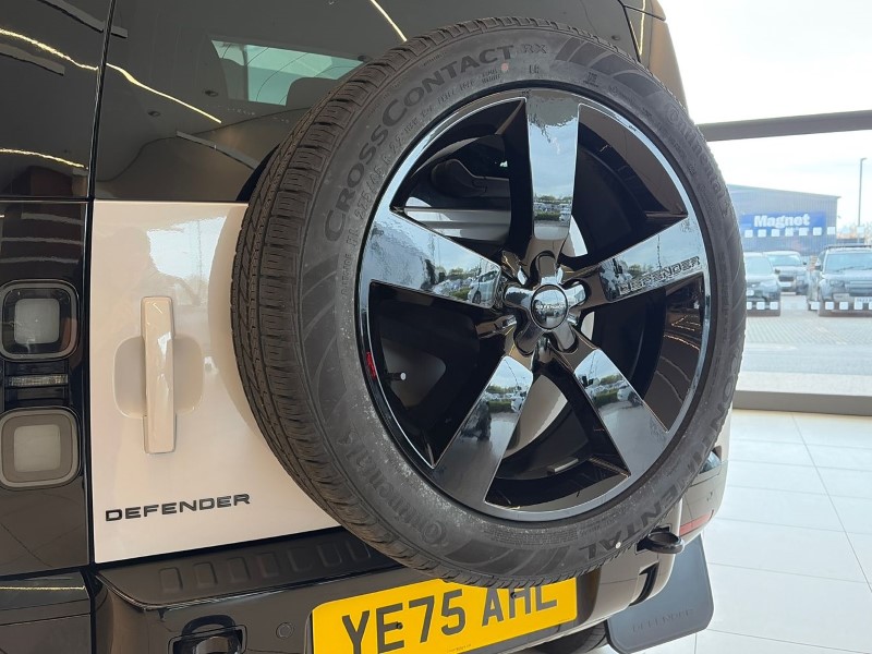 2025 (75) LAND ROVER DEFENDER 3.0 D350 X-Dynamic HSE 90 3dr Auto 5290922