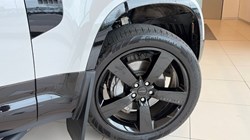 2025 (75) LAND ROVER DEFENDER 3.0 D350 X-Dynamic HSE 90 3dr Auto 5290915