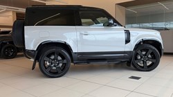 2025 (75) LAND ROVER DEFENDER 3.0 D350 X-Dynamic HSE 90 3dr Auto 5290920