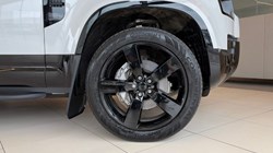 2025 (75) LAND ROVER DEFENDER 3.0 D350 X-Dynamic HSE 90 3dr Auto 5290873