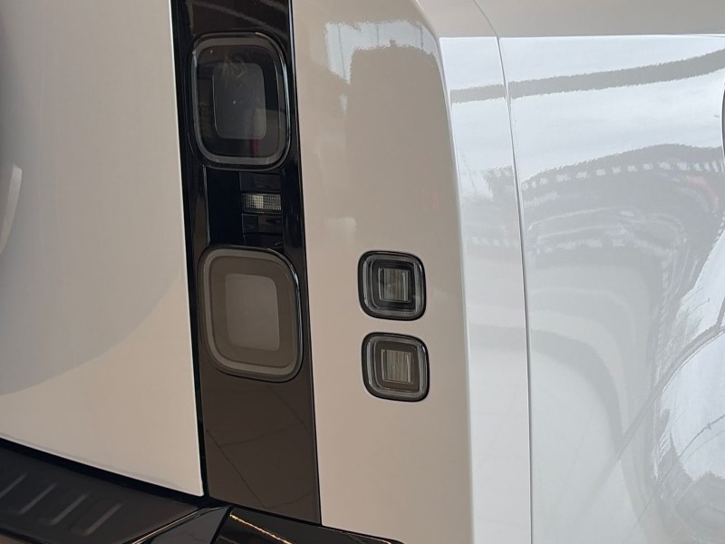 2025 (75) LAND ROVER DEFENDER 3.0 D350 X-Dynamic HSE 90 3dr Auto 5290913