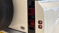 2022 (22) LAND ROVER DEFENDER 3.0 D250 SE 110 5dr Auto 4658473