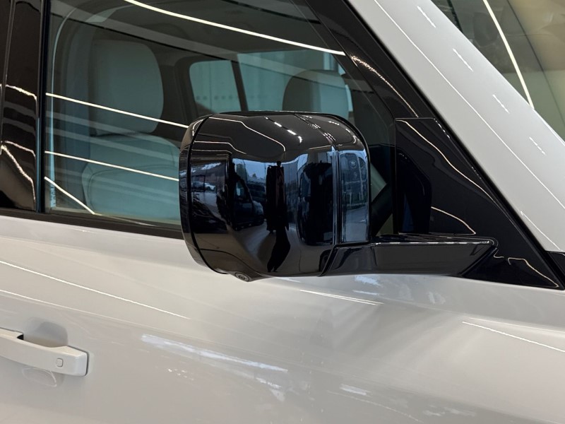 2022 (22) LAND ROVER DEFENDER 3.0 D250 SE 110 5dr Auto 4658476