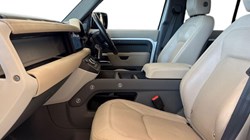 2022 (22) LAND ROVER DEFENDER 3.0 D250 SE 110 5dr Auto 4658432