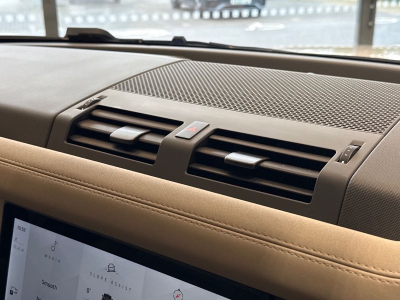 2022 (22) LAND ROVER DEFENDER 3.0 D250 SE 110 5dr Auto 4658464