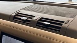 2022 (22) LAND ROVER DEFENDER 3.0 D250 SE 110 5dr Auto 4658464