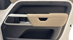 2022 (22) LAND ROVER DEFENDER 3.0 D250 SE 110 5dr Auto 4658450