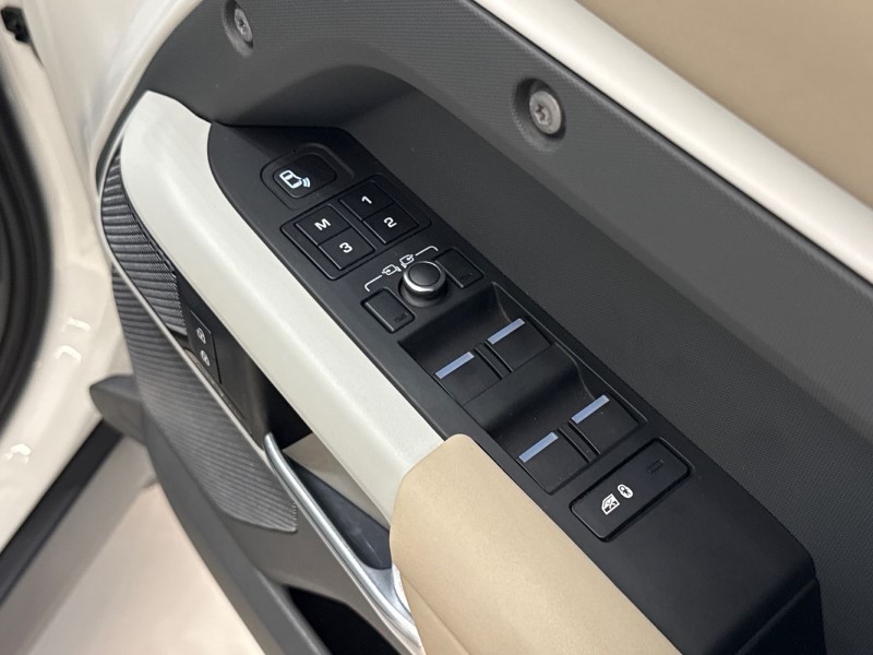 2022 (22) LAND ROVER DEFENDER 3.0 D250 SE 110 5dr Auto 4658451