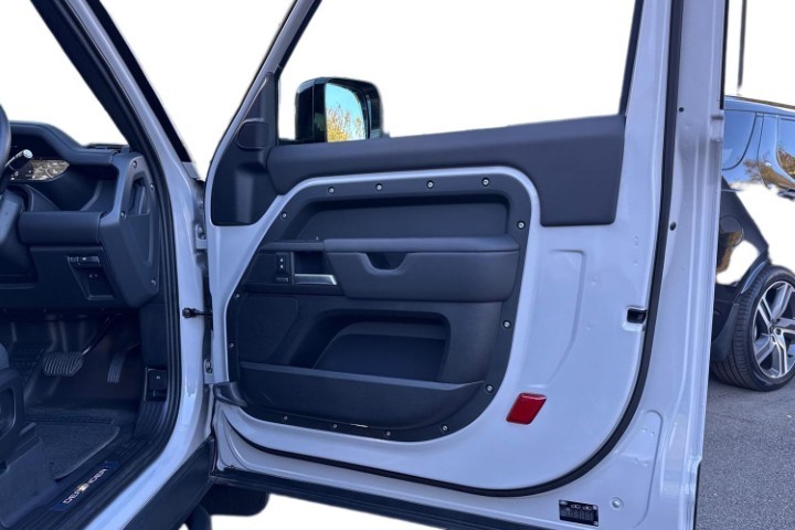 2026 (26) LAND ROVER DEFENDER 3.0 D350 X-Dynamic HSE 90 3dr Auto 5904581