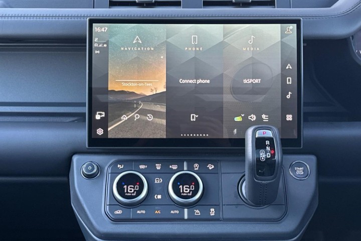 2026 (26) LAND ROVER DEFENDER 3.0 D350 X-Dynamic HSE 90 3dr Auto 5904573