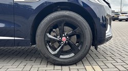 2022 (22) JAGUAR F-PACE 2.0 D200 R-Dynamic S 5dr Auto AWD 4678747
