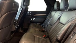 2021 (21) LAND ROVER DISCOVERY 3.0 D300 R-Dynamic HSE 5dr Auto 4683142