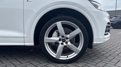 2017 (67) AUDI Q5 2.0 TDI Quattro S Line 5dr S Tronic 4685740