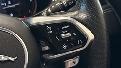 2022 (72) JAGUAR F-PACE 2.0 D200 R-Dynamic Black 5dr Auto AWD 4685657