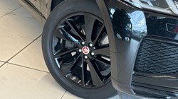 2022 (72) JAGUAR F-PACE 2.0 D200 R-Dynamic Black 5dr Auto AWD 4685671