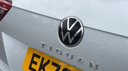 2020 (70) VOLKSWAGEN TIGUAN 2.0 TDI 200 4Motion R-Line 5dr DSG 4735122