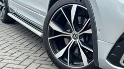 2020 (70) VOLKSWAGEN TIGUAN 2.0 TDI 200 4Motion R-Line 5dr DSG 4735121