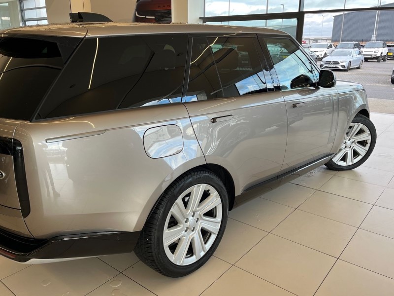 2022 (22) LAND ROVER RANGE ROVER 3.0 P400 SE 4dr Auto 4741960