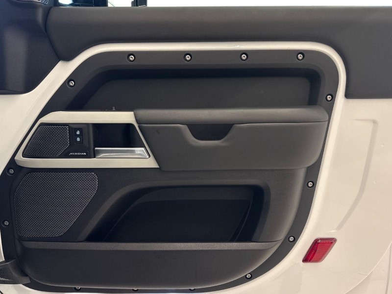 2023 (73) LAND ROVER DEFENDER 3.0 D250 X-Dynamic HSE 90 3dr Auto 4737393