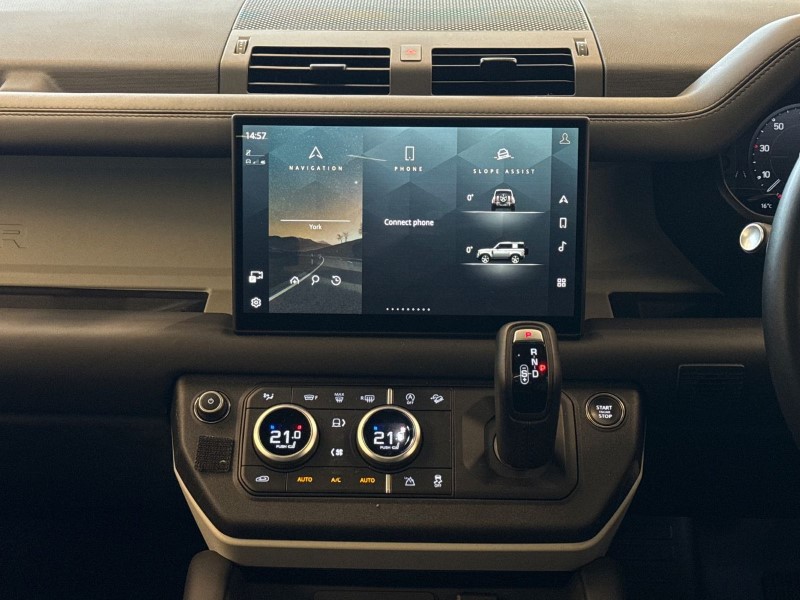 2023 (73) LAND ROVER DEFENDER 3.0 D250 X-Dynamic HSE 90 3dr Auto 4737385