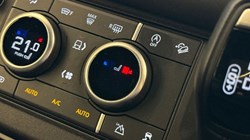 2023 (73) LAND ROVER DEFENDER 3.0 D250 X-Dynamic HSE 90 3dr Auto 4737407