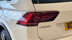 2019 (69) VOLKSWAGEN TIGUAN 2.0 TDi 150 R-Line Tech 5dr DSG 4750060