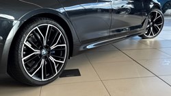 2020 (70) BMW 5 SERIES 520i MHT M Sport 5dr Step Auto 4762555