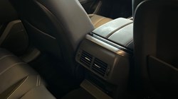 2022 (22) LAND ROVER RANGE ROVER VELAR 3.0 D300 MHEV R-Dynamic SE 5dr Auto 4768173