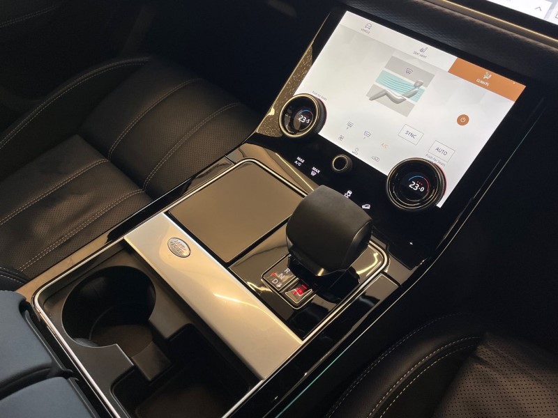 2022 (22) LAND ROVER RANGE ROVER VELAR 3.0 D300 MHEV R-Dynamic SE 5dr Auto 4768168