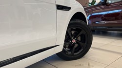 2021 (71) JAGUAR F-PACE 2.0 D200 R-Dynamic S 5dr Auto AWD 4793321