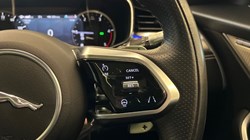 2022 (22) JAGUAR F-PACE 2.0 D200 R-Dynamic SE 5dr Auto AWD 4786886