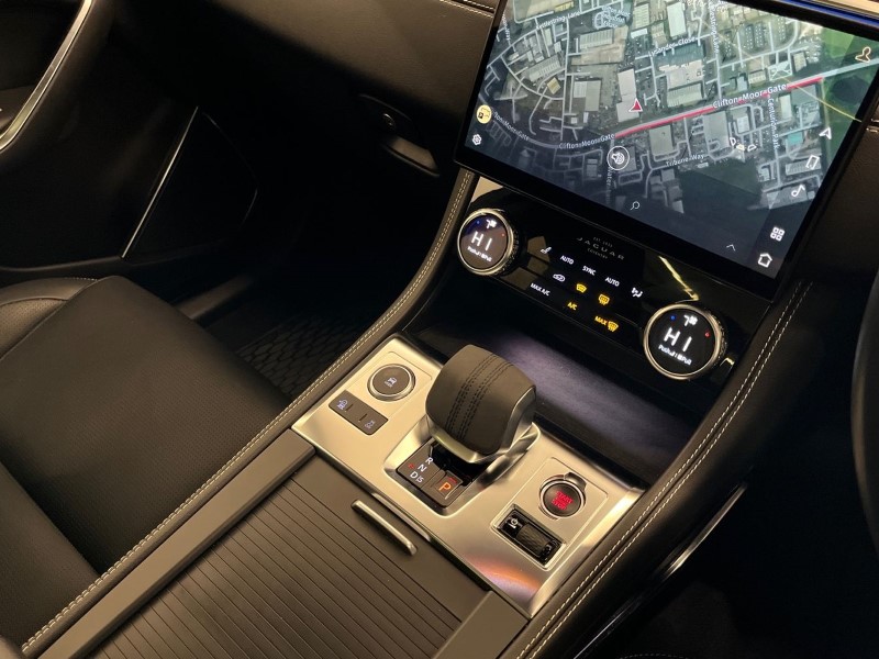 2022 (22) JAGUAR F-PACE 2.0 D200 R-Dynamic SE 5dr Auto AWD 4786871