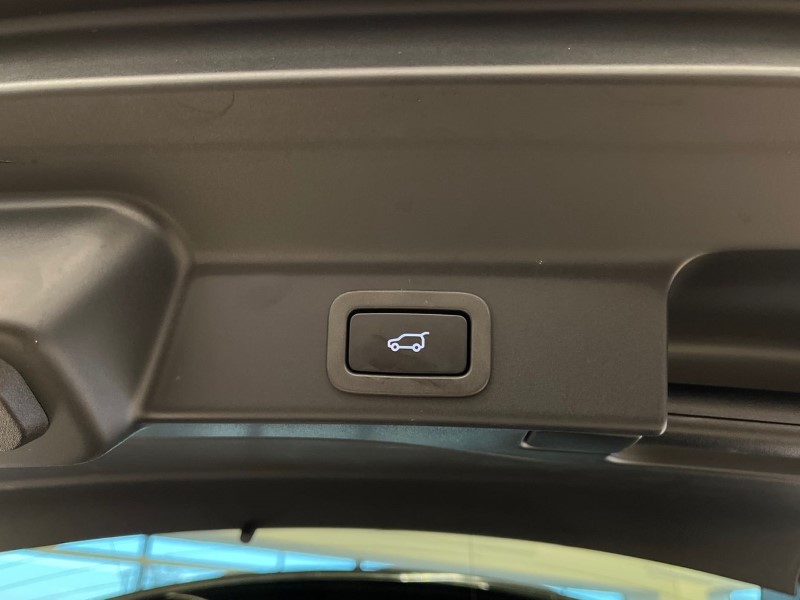 2022 (22) JAGUAR F-PACE 2.0 D200 R-Dynamic SE 5dr Auto AWD 4786897