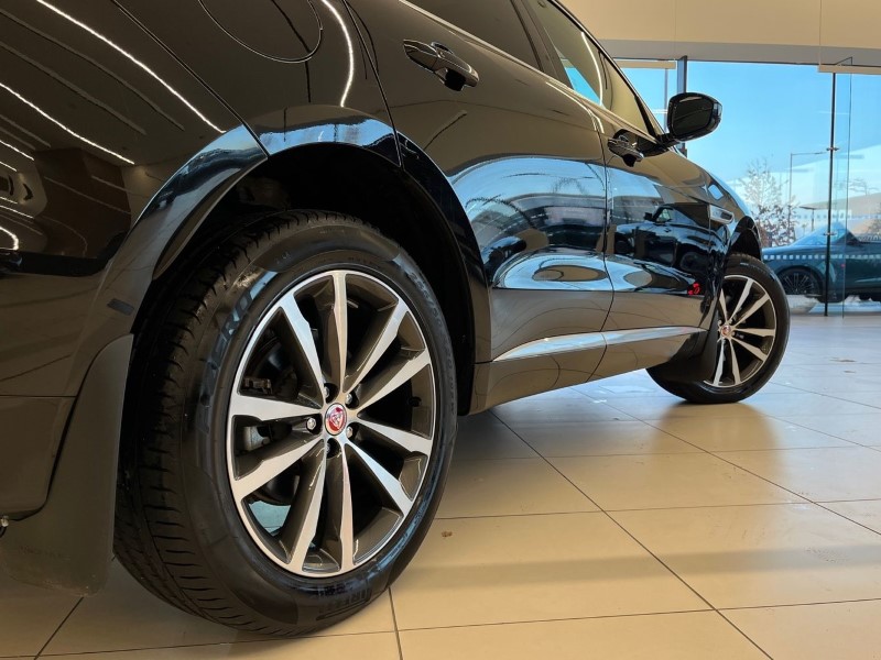 2022 (22) JAGUAR F-PACE 2.0 D200 R-Dynamic SE 5dr Auto AWD 4786905