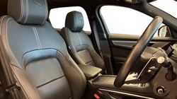 2022 (22) JAGUAR F-PACE 2.0 D200 R-Dynamic SE 5dr Auto AWD 4786884