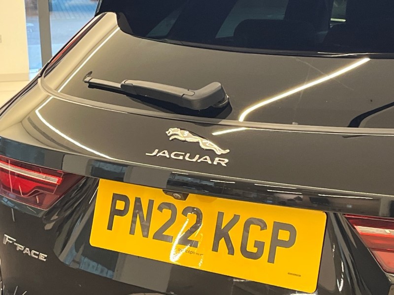 2022 (22) JAGUAR F-PACE 2.0 D200 R-Dynamic SE 5dr Auto AWD 4786902