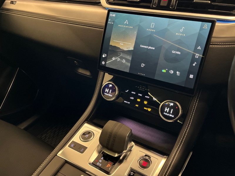 2022 (22) JAGUAR F-PACE 2.0 D200 R-Dynamic SE 5dr Auto AWD 4786891