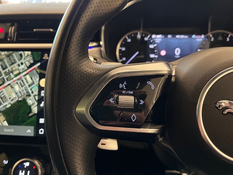 2022 (22) JAGUAR F-PACE 2.0 D200 R-Dynamic SE 5dr Auto AWD 4786885