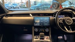 2022 (22) JAGUAR F-PACE 2.0 D200 R-Dynamic SE 5dr Auto AWD 4786872