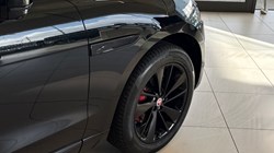2021 (71) JAGUAR F-PACE 2.0 D200 R-Dynamic SE 5dr Auto AWD 4787091