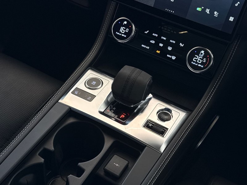 2021 (71) JAGUAR F-PACE 2.0 D200 R-Dynamic SE 5dr Auto AWD 4787084