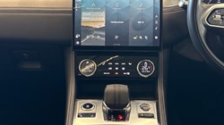 2021 (71) JAGUAR F-PACE 2.0 D200 R-Dynamic SE 5dr Auto AWD 4787085