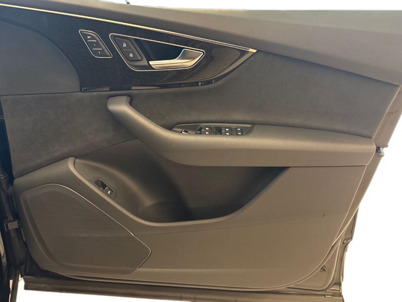 2023 (23) AUDI Q7 50 TDI Quattro Black Edition 5dr Tiptronic 4787391