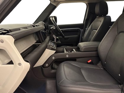2024 (24) LAND ROVER DEFENDER 3.0 D250 XS Edition 110 5dr Auto