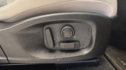 2022 (72) JAGUAR E-PACE 2.0 D200 R-Dynamic Black 5dr Auto 4826684