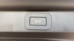 2024 (24) LAND ROVER RANGE ROVER 3.0 D300 HSE 4dr Auto 4838010