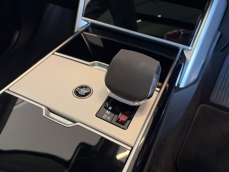 2024 (24) LAND ROVER RANGE ROVER 3.0 D300 HSE 4dr Auto 4837980