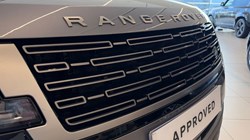 2024 (24) LAND ROVER RANGE ROVER 3.0 D300 HSE 4dr Auto 4838013