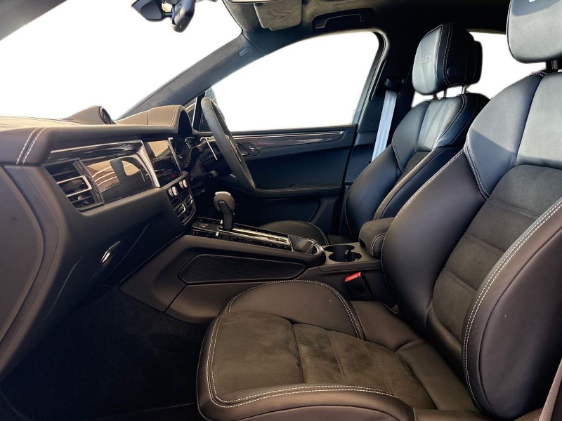 2024 (74) PORSCHE MACAN GTS 5dr PDK 4801087