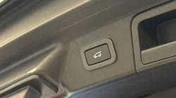 2018 (68) LAND ROVER RANGE ROVER VELAR 2.0 D180 R-Dynamic HSE 5dr Auto 4833091